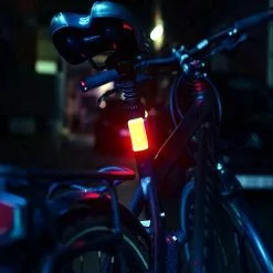 Lampe De Signalisation 2 LEDs Pour Cycliste ClipLight Wowow -Promos vélo Magasin lampe de signalisation 2 leds pour cycliste cliplight wowow 3